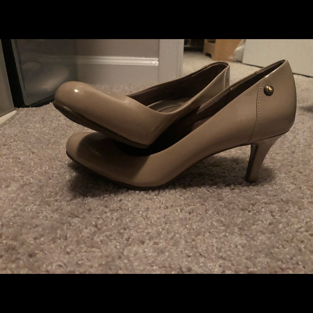 Tan Life Stride Heels Size 7